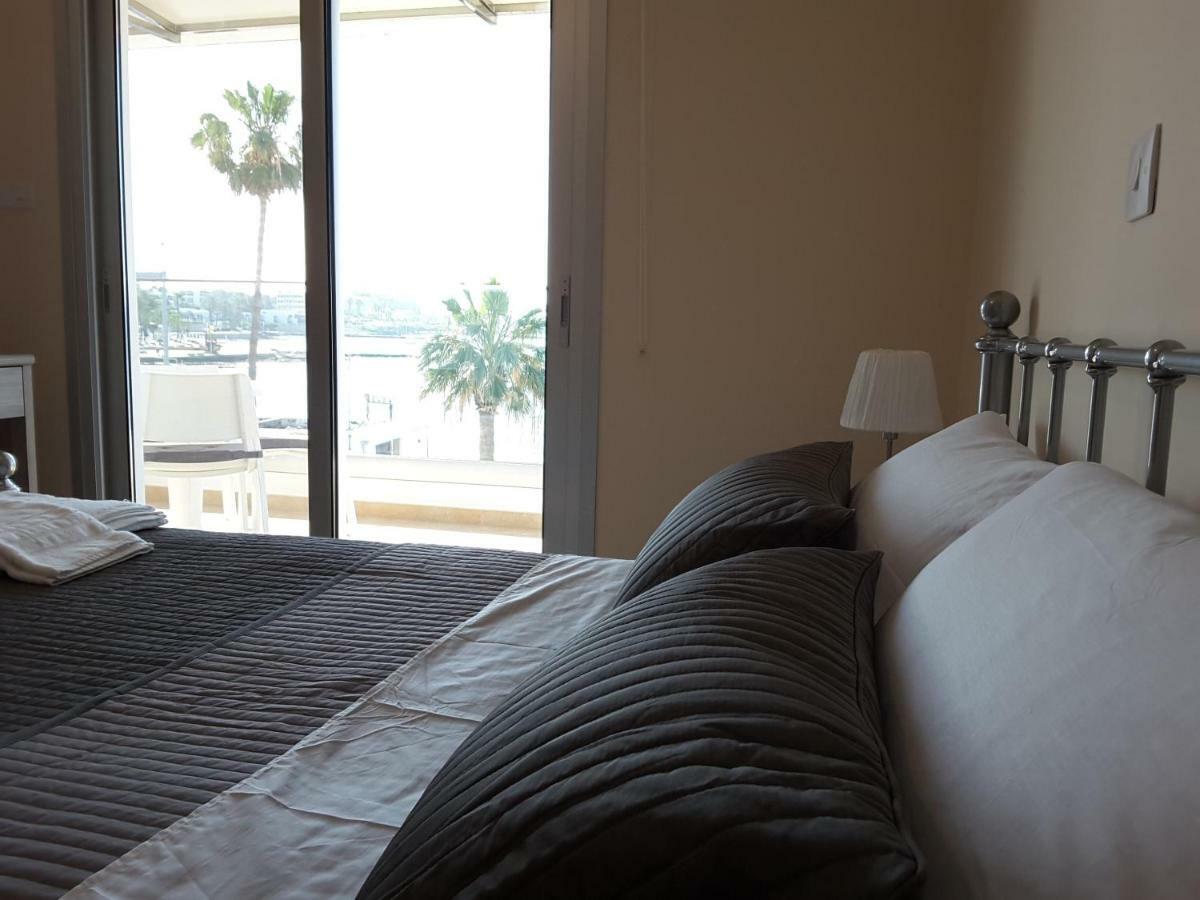 Lighthouse By The Sea Lovely 2Bdr Apartment Paphos Exteriér fotografie