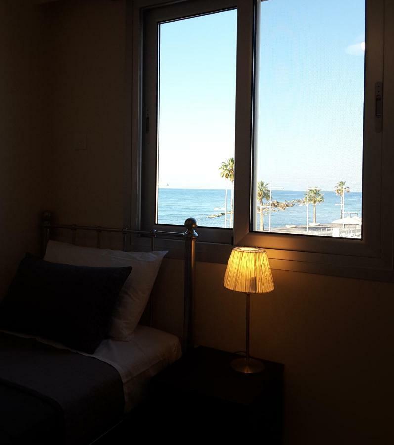 Lighthouse By The Sea Lovely 2Bdr Apartment Paphos Exteriér fotografie