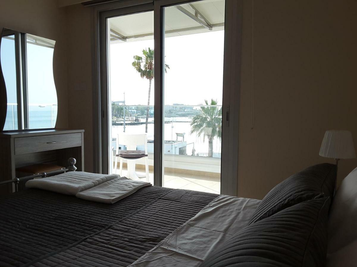 Lighthouse By The Sea Lovely 2Bdr Apartment Paphos Exteriér fotografie